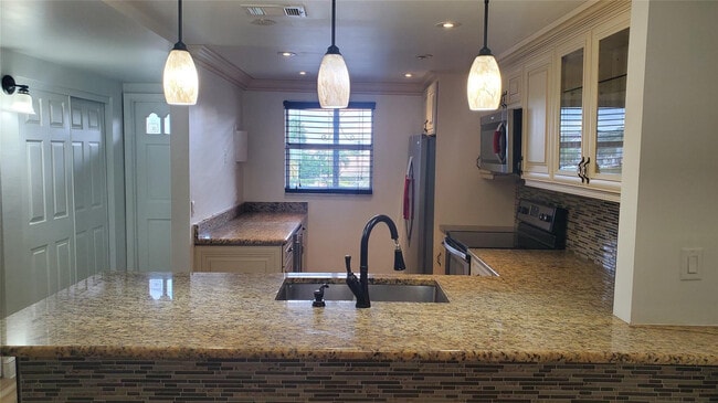 Foto del edificio - 10110 Boca Entrada Blvd