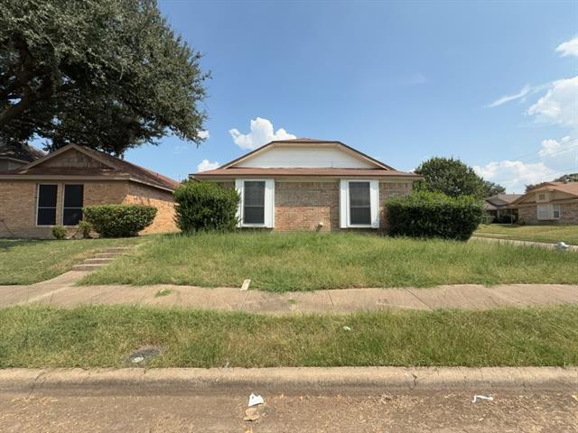 Foto principal - 920 N Bryan-Belt Line Rd