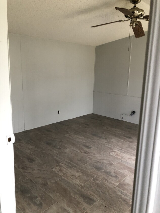 Building Photo - 203 Martin St