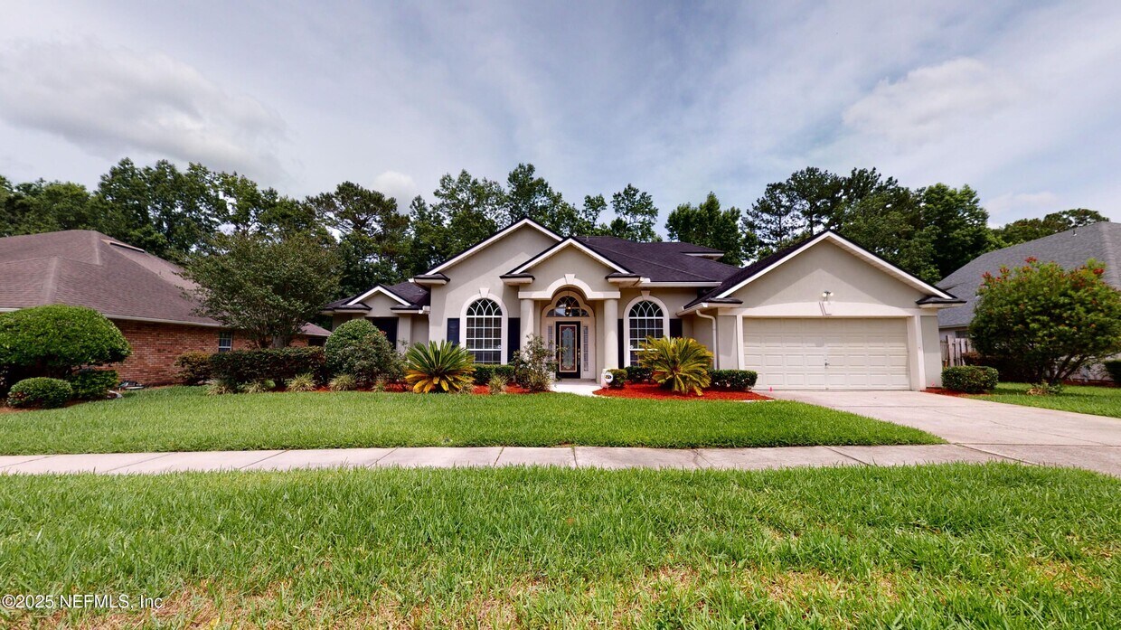 Foto principal - 11861 Lake Fern Dr