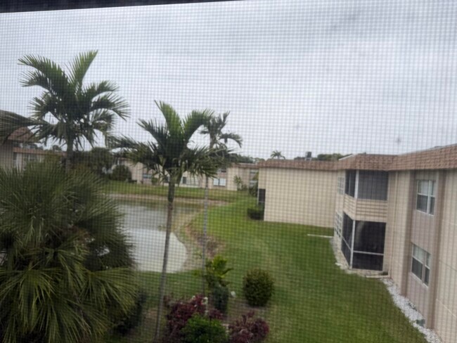 Foto del edificio - 502 Davis Rd