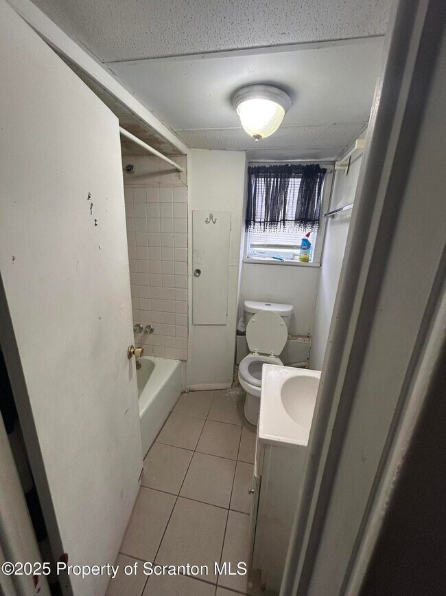 Foto del edificio - 1849 Clearview St