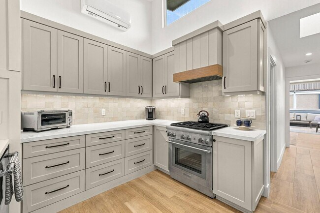 Foto del edificio - 721 Brighton Ct