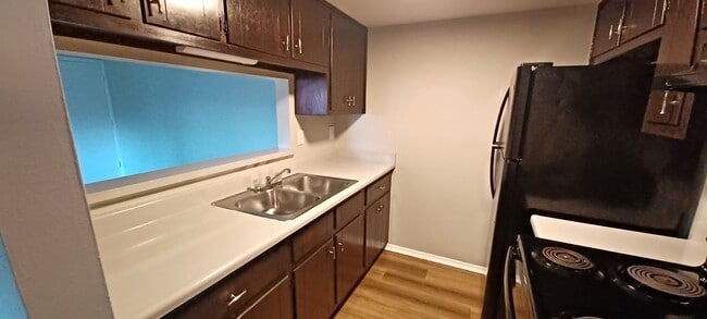 Building Photo - Kettering area! Beautiful 1 bed/1 bath Apartment