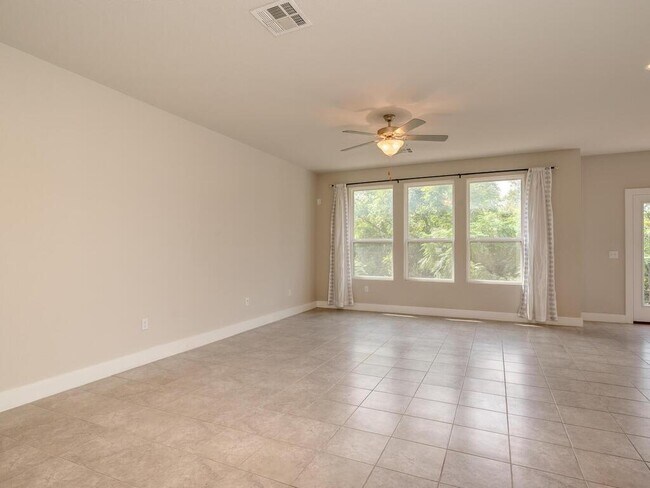 Foto del edificio - 305 Bridgeford Dr