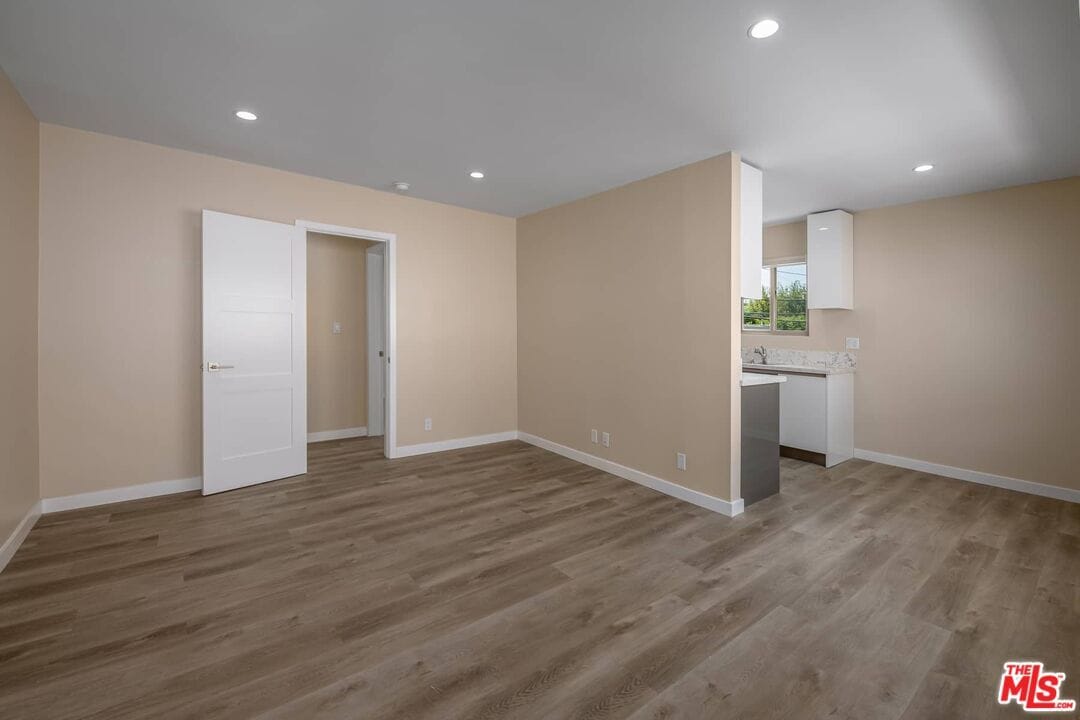 Primary Photo - 1553 S Saltair Ave