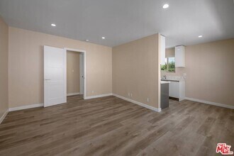 Building Photo - 1553 S Saltair Ave
