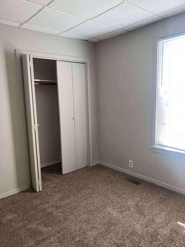 Building Photo - SPRING SPECIAL: HALF OF FIRST MONTH RENT! ...