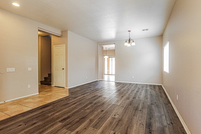 Building Photo - 5206 W Glass Ln