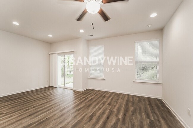 Foto del edificio - 8540 Starnes Randall Rd