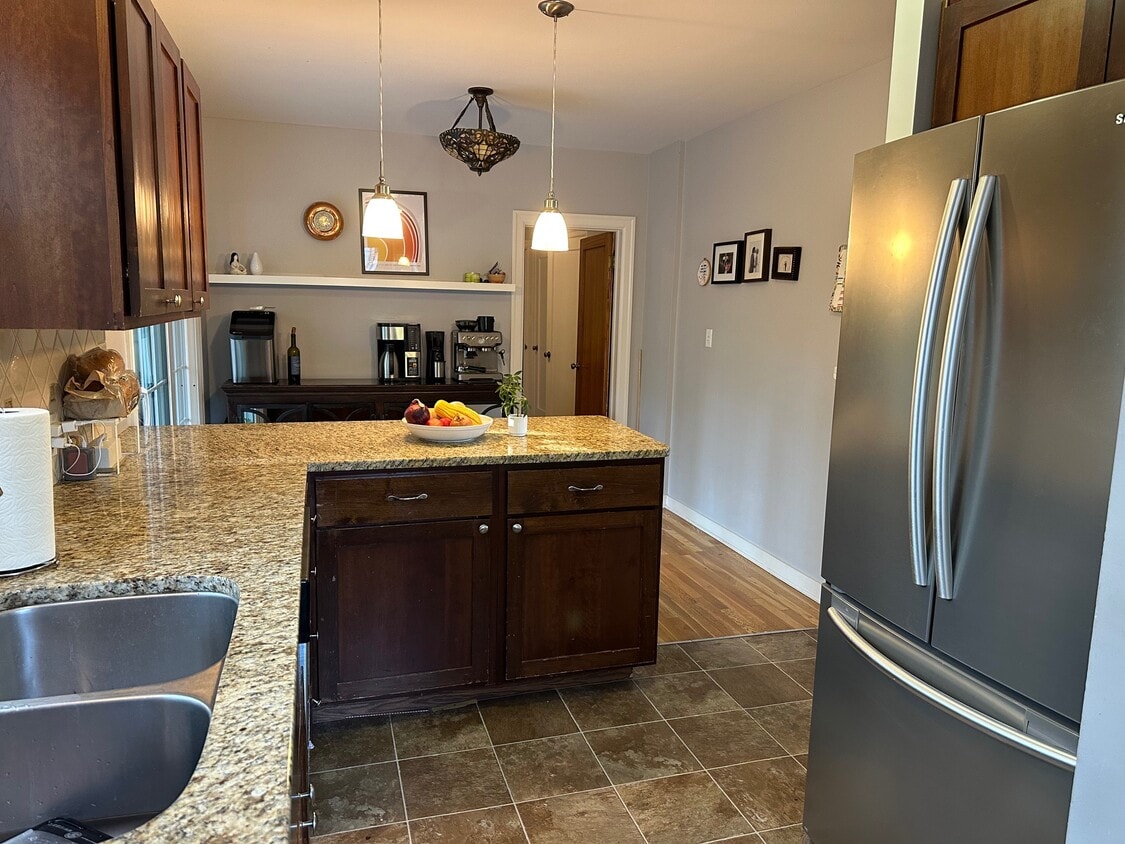 Foto del edificio - 215 W 19th Ave