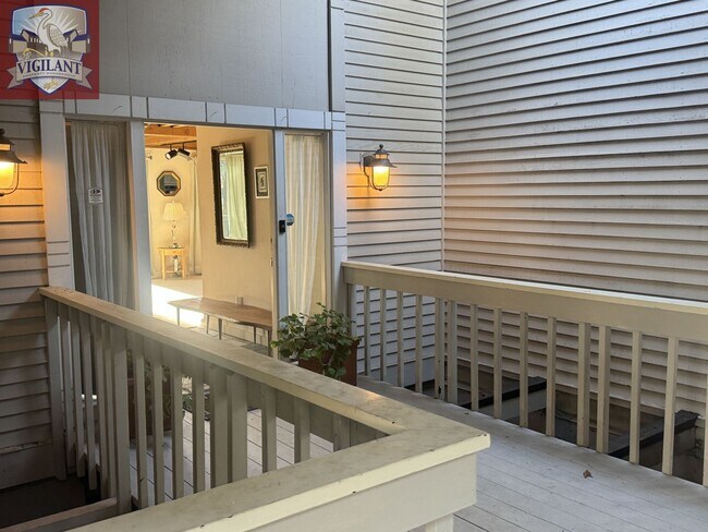 Foto del edificio - Amazing Furnished 4 bedroom home