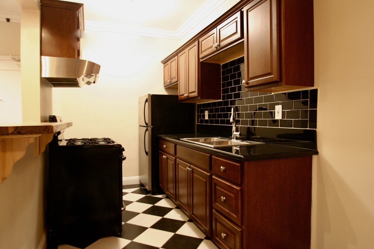 Foto principal - 4029 Oakwood Ave