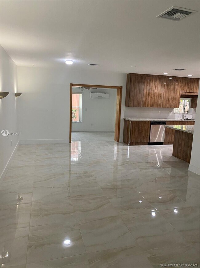 3412 SW 106th Ave, Miami, FL 33165 House for Rent in Miami, FL