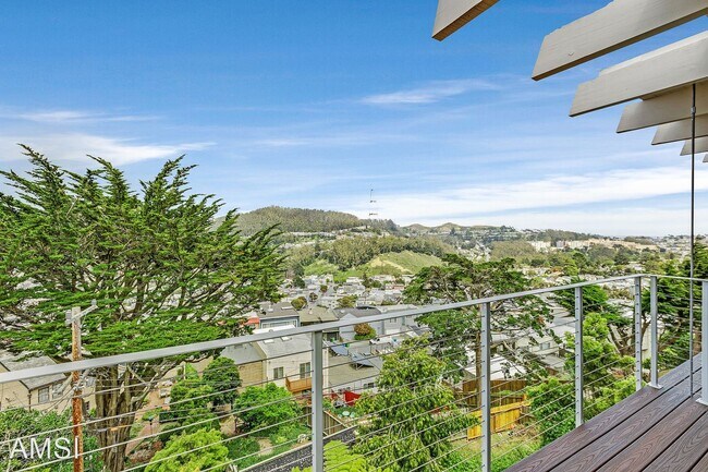 Foto del edificio - 3 br, 3 bath House - 862 Pacheco