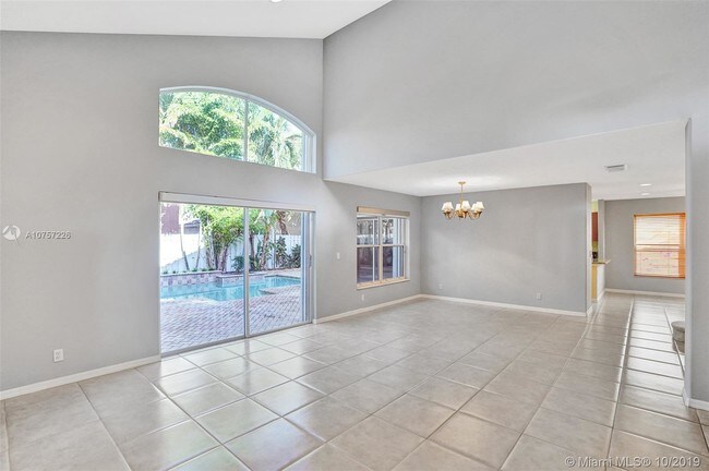 Building Photo - 5346 SW 38th Ave