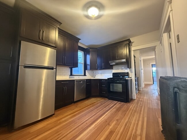 Foto del edificio - 18 Dana Ave