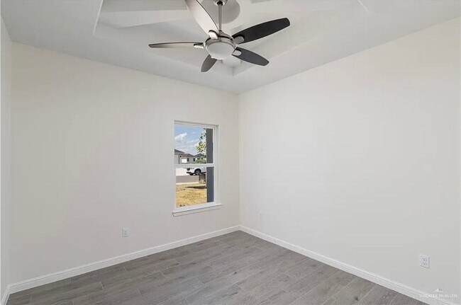 Foto del edificio - 1424 W Franklin Ave