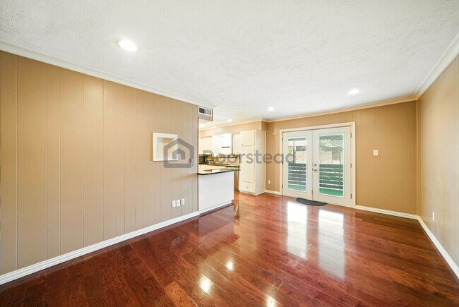 Foto del edificio - 6009 Sandhurst Ln