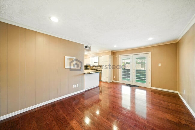 Building Photo - 6009 Sandhurst Ln