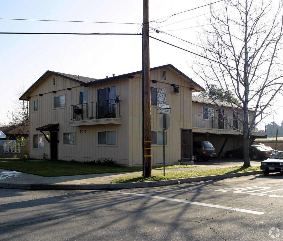 Building Photo - 202 Harding Ave