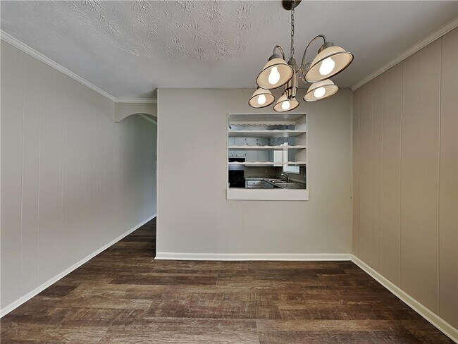 Foto del edificio - 5992 Monterey Dr
