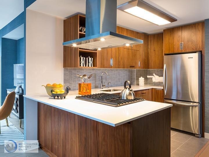 Primary Photo - 520 W 30th St