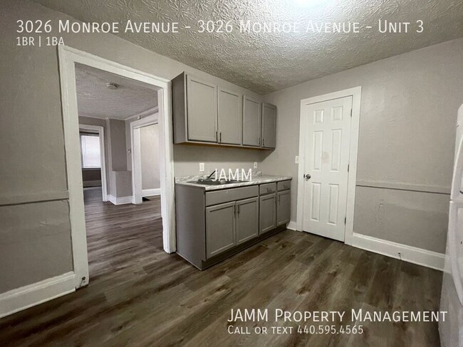 Building Photo - 3026 Monroe Ave