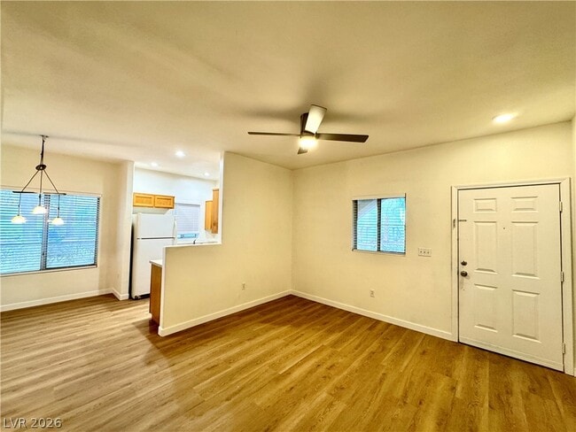 Foto del edificio - 1420 Red Crest Ln