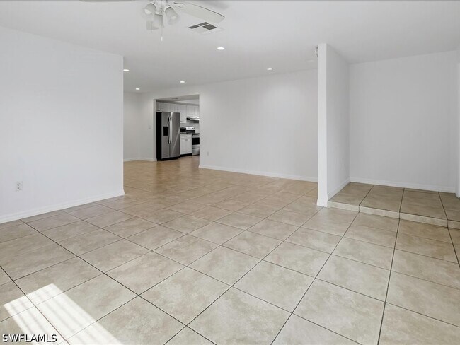 Foto del edificio - 646 99th Ave N