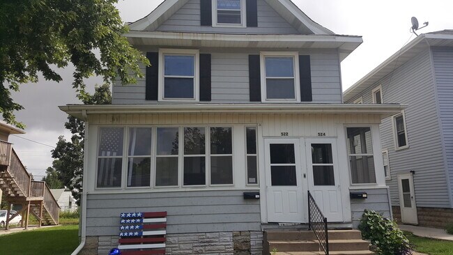 Building Photo - 522/524 Smith Ave. South