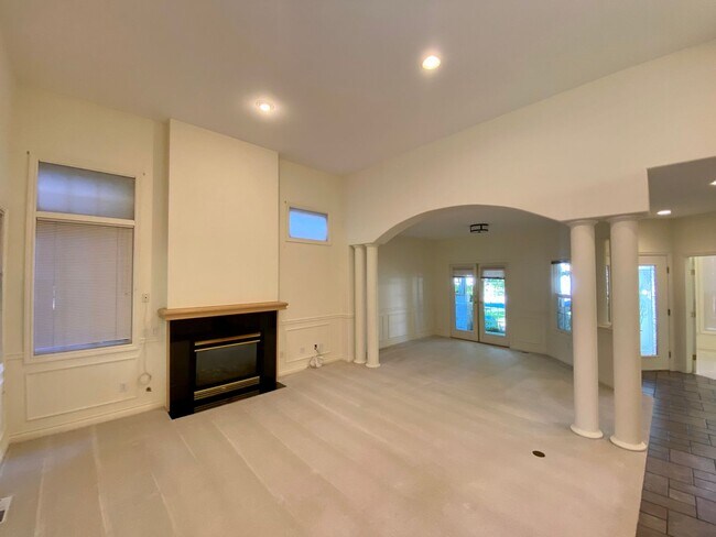 Building Photo - 8616 Blue Grouse Way