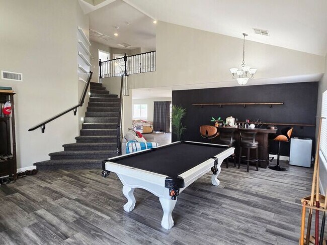 Building Photo - 2 story 3-bed, 2-bath home in San Tan Valley!