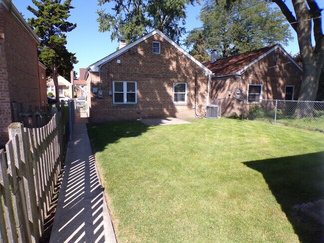 Foto del edificio - 2327 Northgate Ave