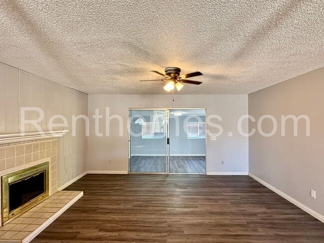 Foto del edificio - 10152 Embassy Way