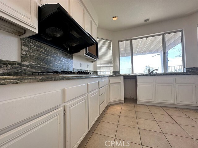 Foto del edificio - 5 Monserrat Pl