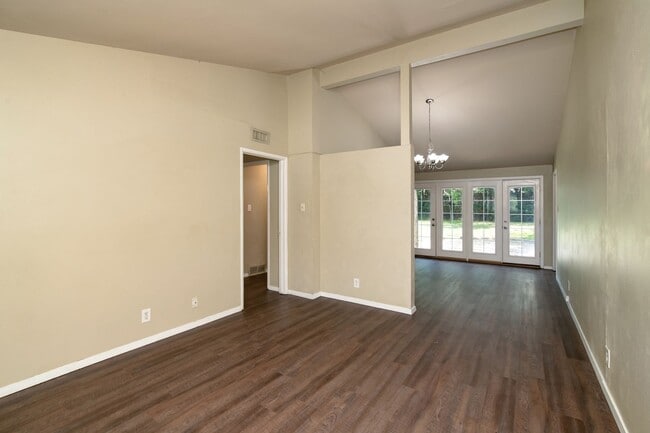 Foto del edificio - 3230 Ridgeview Cir