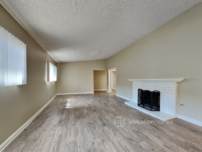 Building Photo - 1235 E Millmont St