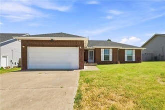 Building Photo - 1701 S Beth Dr