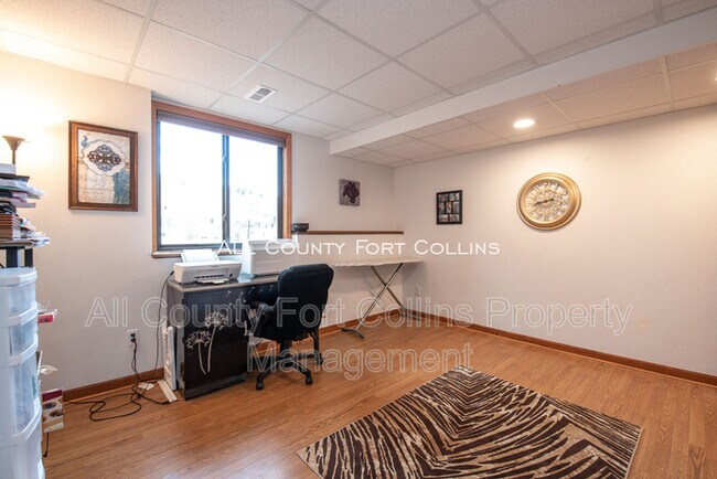 Foto del edificio - 4713 Overhill Dr