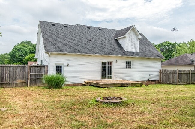 Building Photo - 104 Amelia Ct