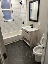 Building Photo - 1428 S Central Park Ave