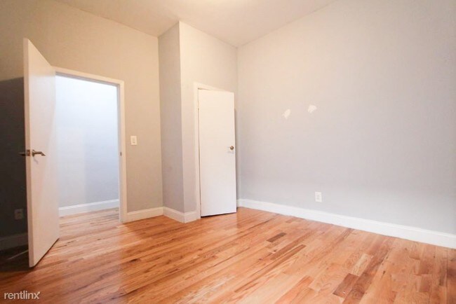 Foto del edificio - 2 br, 1 bath Apartment - 240 Audubon Ave