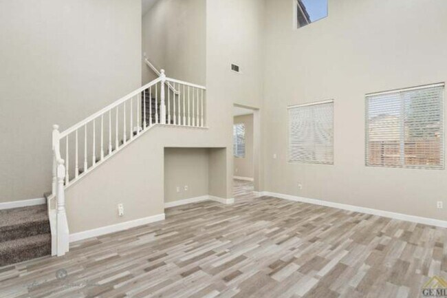 Building Photo - 5417 Ridgecrest Ct