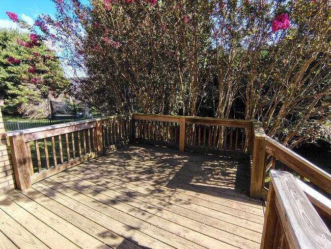 Foto del edificio - 110 Ruland Cir