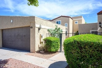 Building Photo - 421 E Hidalgo Ave