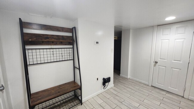 Foto del edificio - 114-116 Loomis Avenue