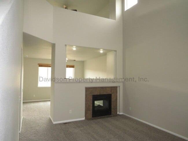 Building Photo - Gorgeous 3 Bedroom House in Eastern Colorado Springs