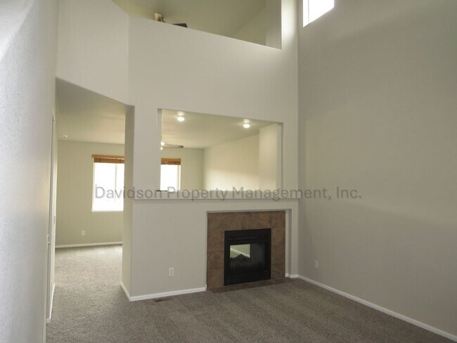 Foto del edificio - Gorgeous 3 Bedroom House in Eastern Colorado Springs