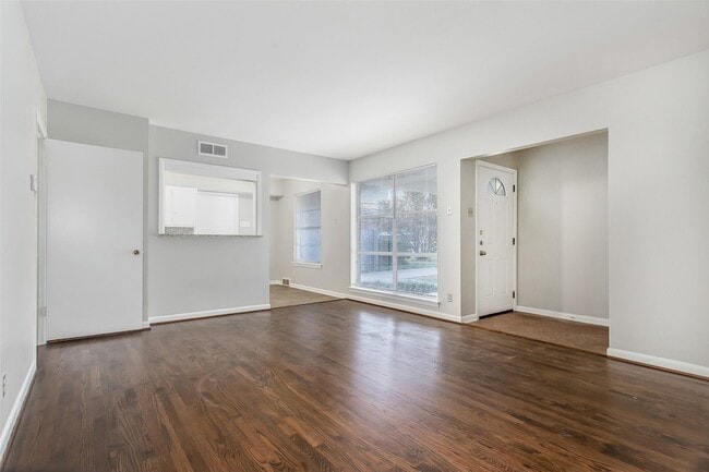 Foto del edificio - 6506 St Moritz Ave